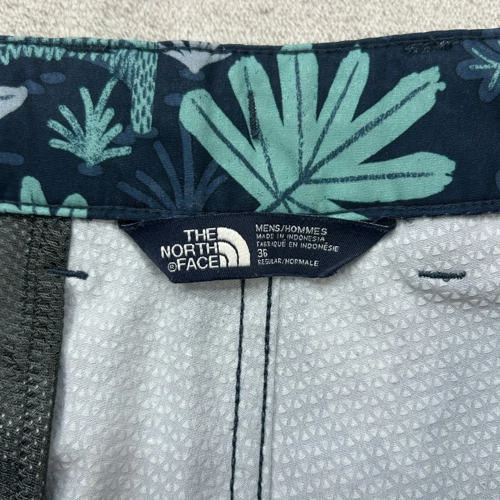 The North Face Class V Shorts Mens 36 Blue Floral Botanical NF0A3BDN Hiking